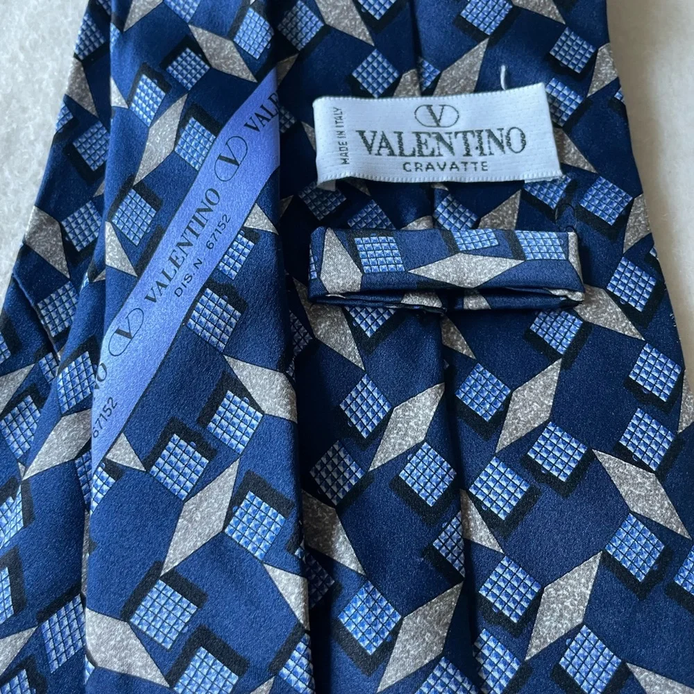 New! VALENTINO SILK GEOMETRIC PRINT TIE NEW!